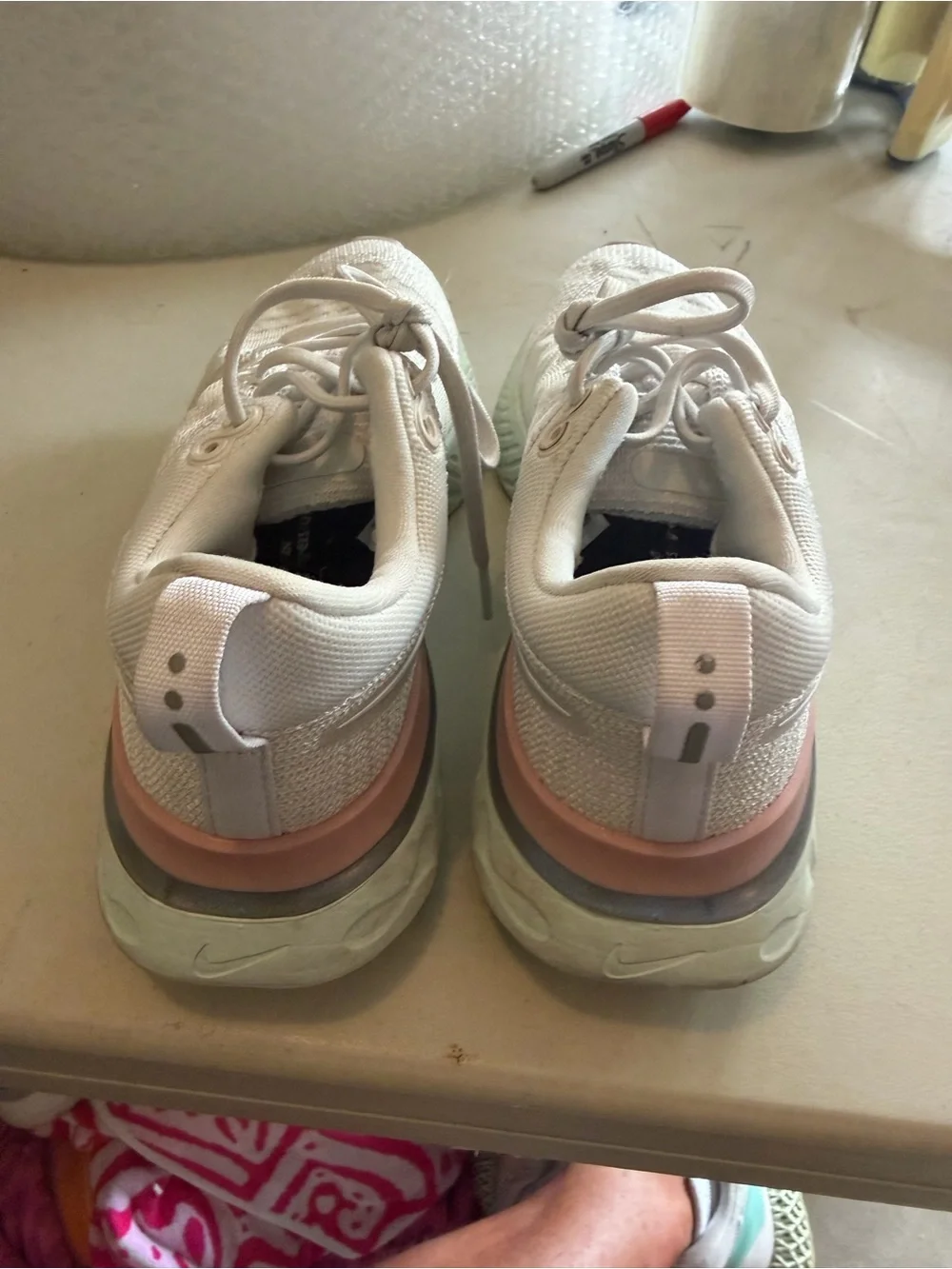 Women’s Size 7 Nike React